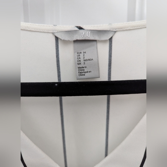 Women's blouse - Picture 5 of 6